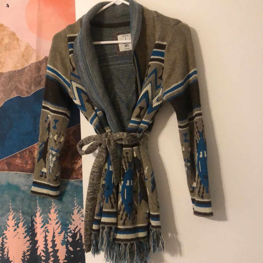 I Love H81 vintage style sweater with tie! Size small